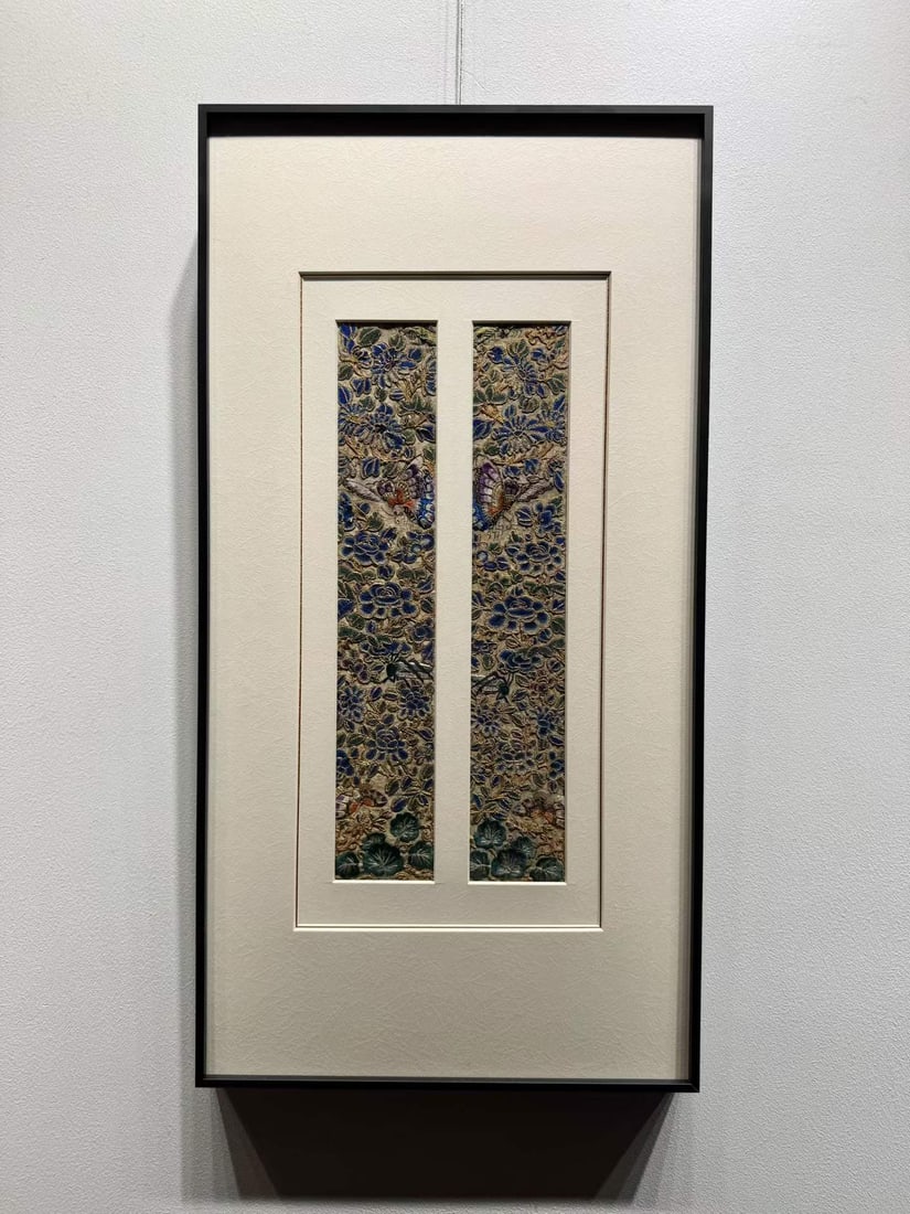 Qing Dynasty Seed Embroidery: Butterfly Love Flower: Qing Seed-stitch Embroidery Butterfly Love Flower, L66cm W34cm