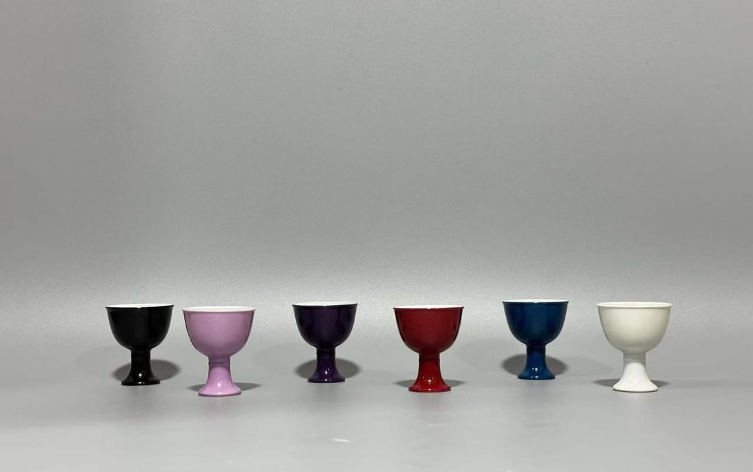 Yongzheng Period Monochrome Glaze Goblet: Yongzheng Single-color Glaze Goblet, H4.9cm Mouth D4.3cm