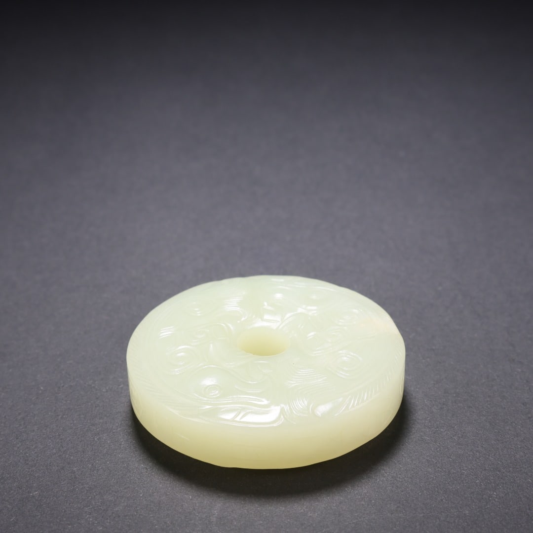 Hetian Jade Cloud Pattern Safety Pendant: Hetian Jade Cloud Pattern Safety Buckle, Thickness 1.3cm W5.1cm, Weight 68g