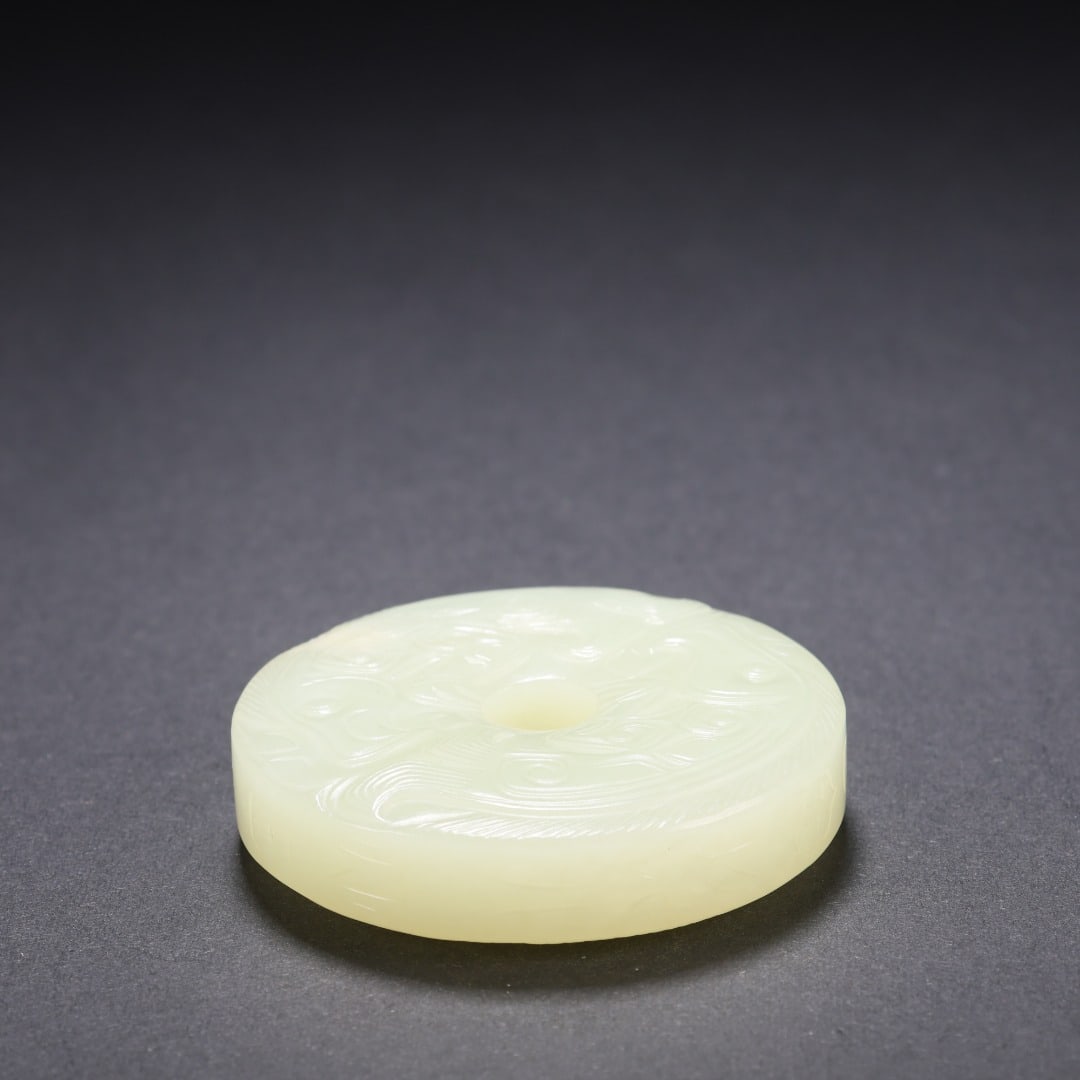 Hetian Jade Cloud Pattern Safety Pendant - 3