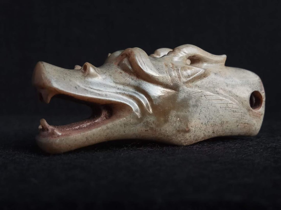 Hetian Jade Dragon Head: Hetian Jade Dragon Head Ornament, L7.5cm W3.3cm, Weight 103g