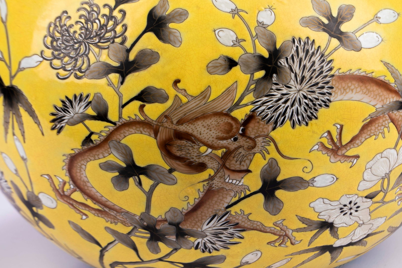 Dayazhai Dragon Pattern Cylinder Jar - 7