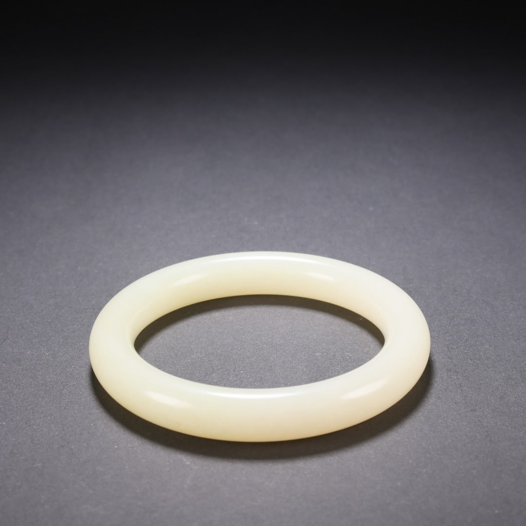 Hetian Jade Round Bangle: Hetian Jade Round Bangle, Thickness 1cm Inner D5.8cm, Weight 57g