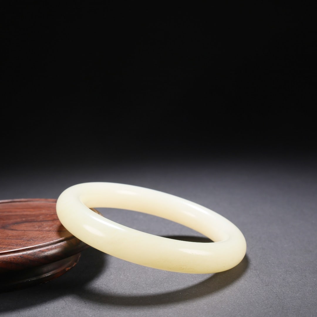 Hetian Jade Round Bangle - 3
