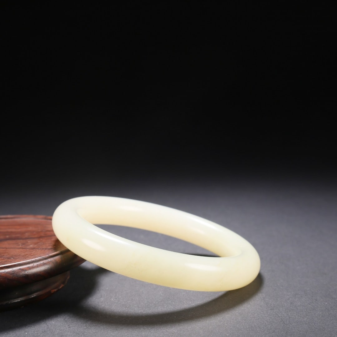 Hetian Jade Round Bangle - 4
