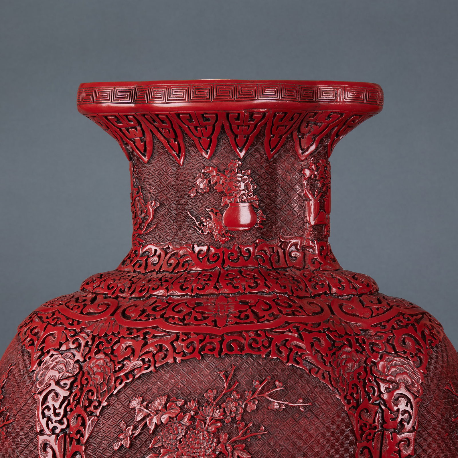 Qianlong Mark Relief Lacquer Vase - 4