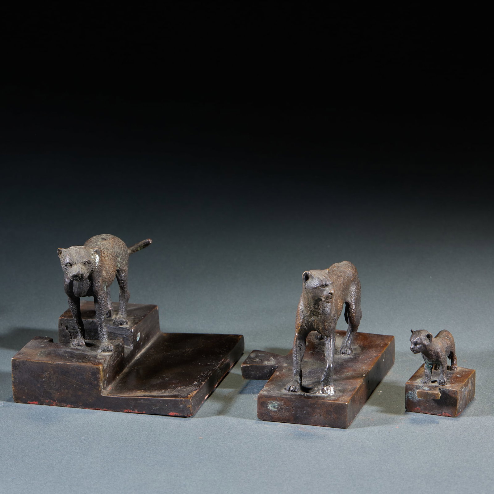 Bronze Mother-son Leopard Seals Set - 8