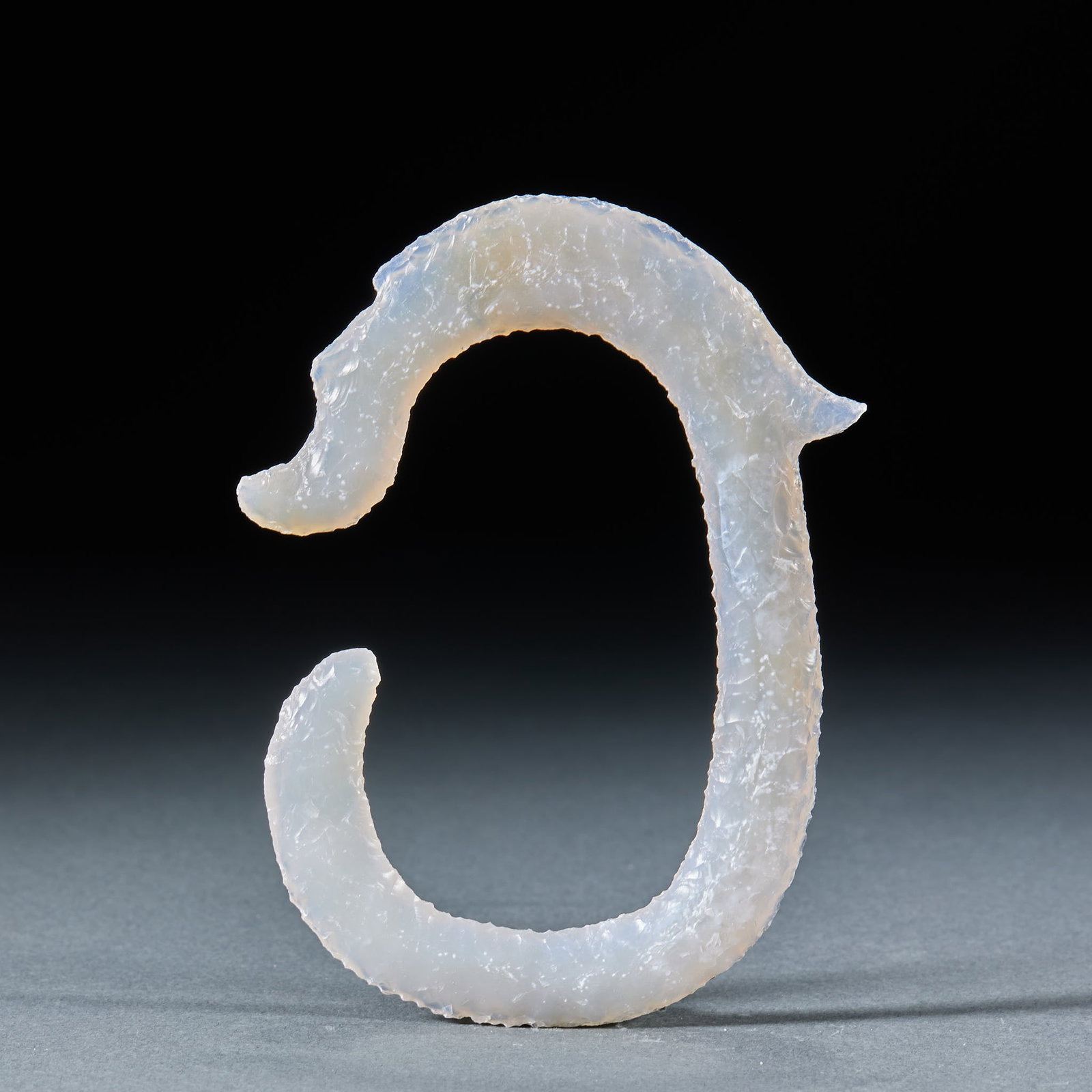 White Agate C-shaped Dragon: White Agate C-shaped Dragon, L9.7cm W7.3cm, Weight 25g