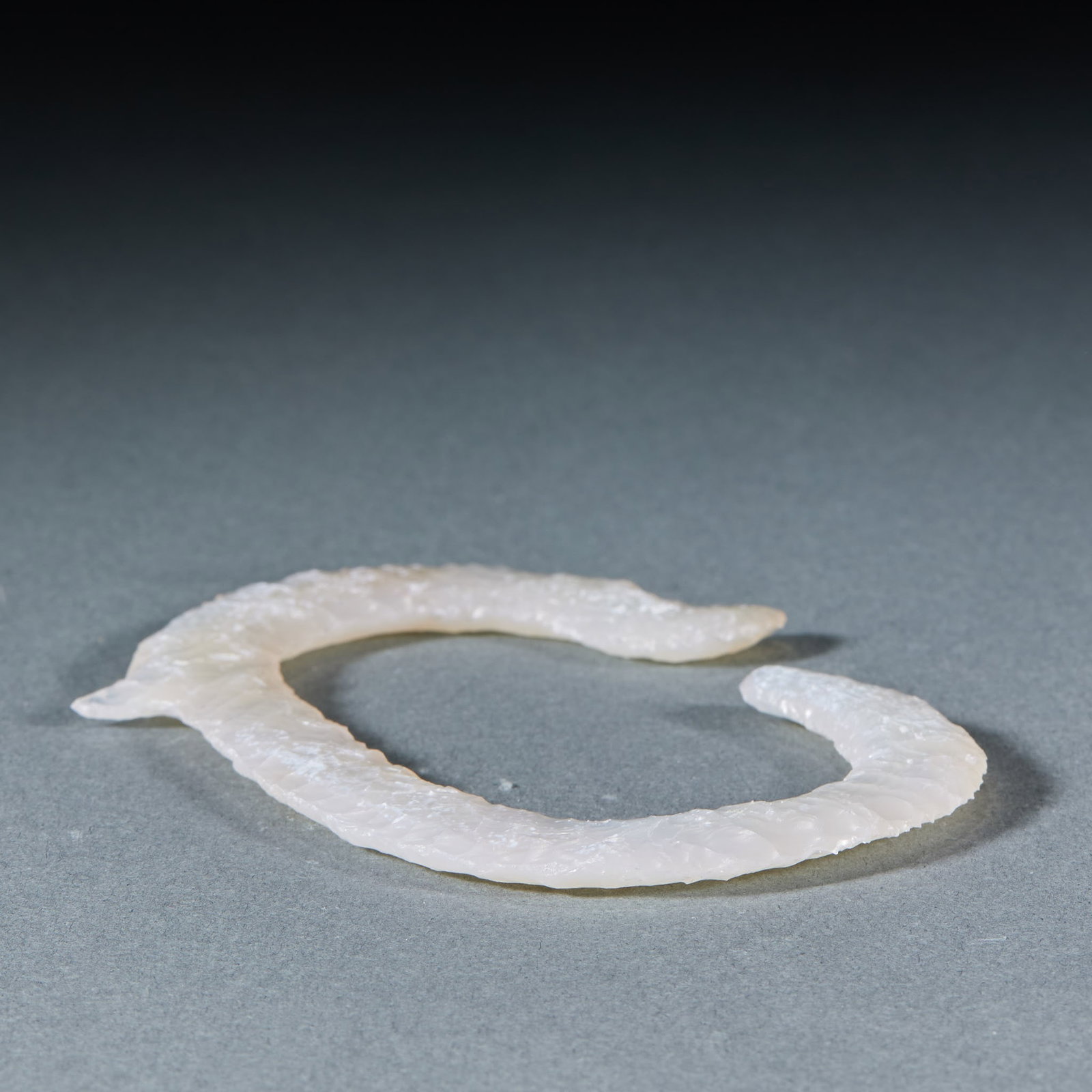 White Agate C-shaped Dragon - 8