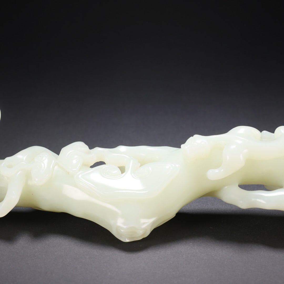 High-relief Hetian Jade Ganoderma Ruyi - 3
