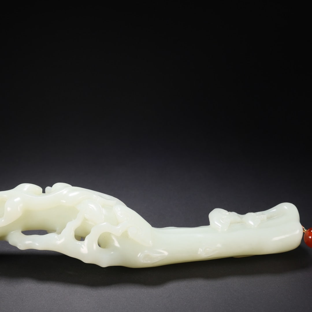 High-relief Hetian Jade Ganoderma Ruyi - 4