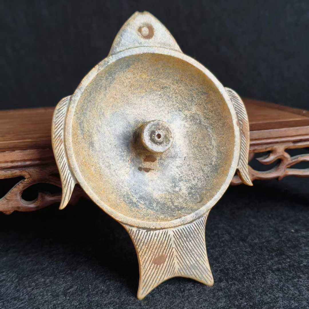 Hetian Jade Fish-shaped Lamp Stand - 5