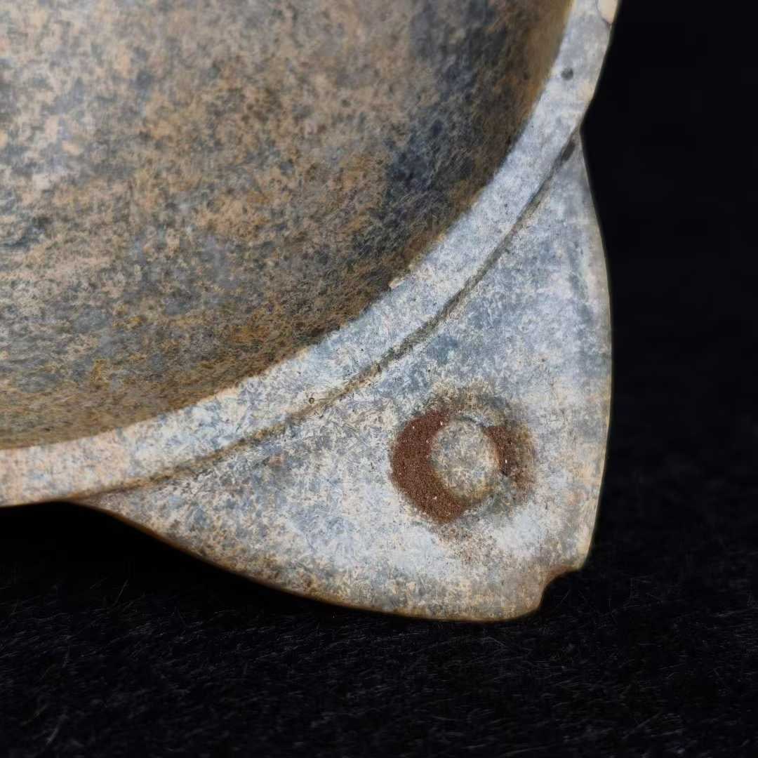 Hetian Jade Fish-shaped Lamp Stand - 7