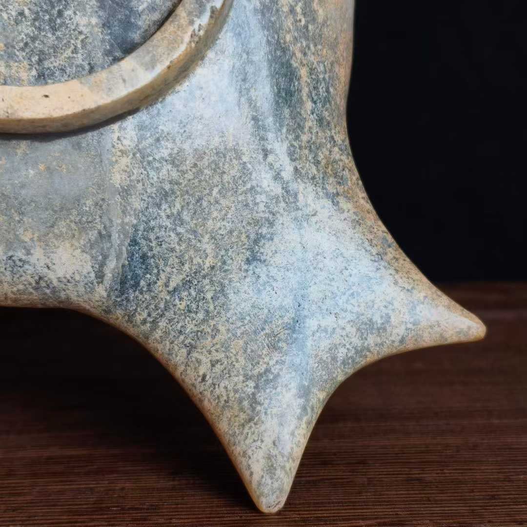 Hetian Jade Fish-shaped Lamp Stand - 8