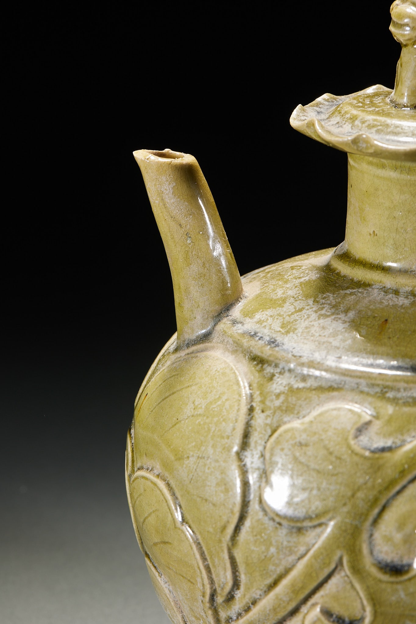 Pre-Ming Tea-dust Glaze Beast-head Reverse-flow Pot - 6