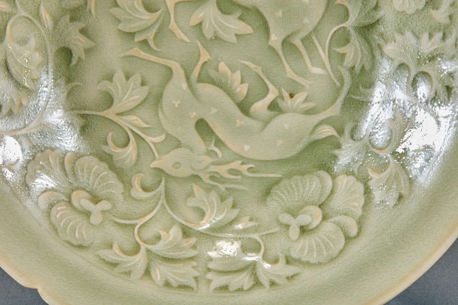Yue Ware Double Deer Plate with Interlocking Floral Patterns - 3