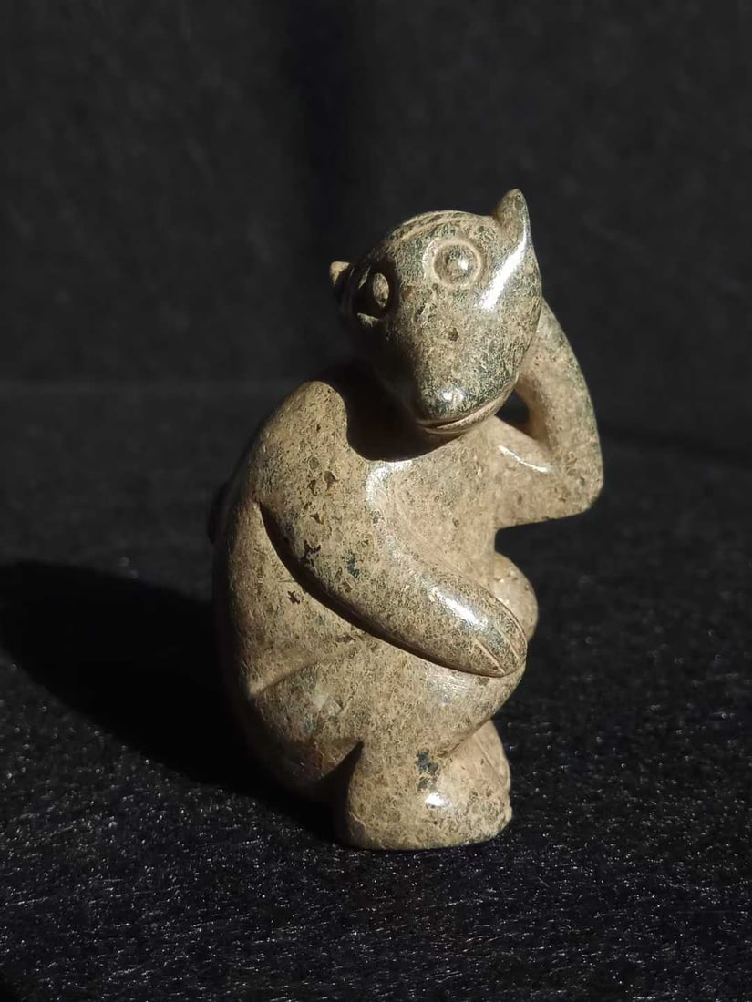 Hetian Jade Monkey: Hetian Jade Monkey, H4.9cm L3.2cm W2.3cm, Weight 41g