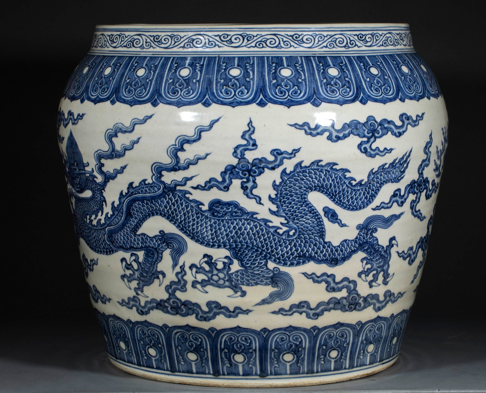 Ming Blue and White Cloud Dragon Pattern Scroll Cylinder - 10