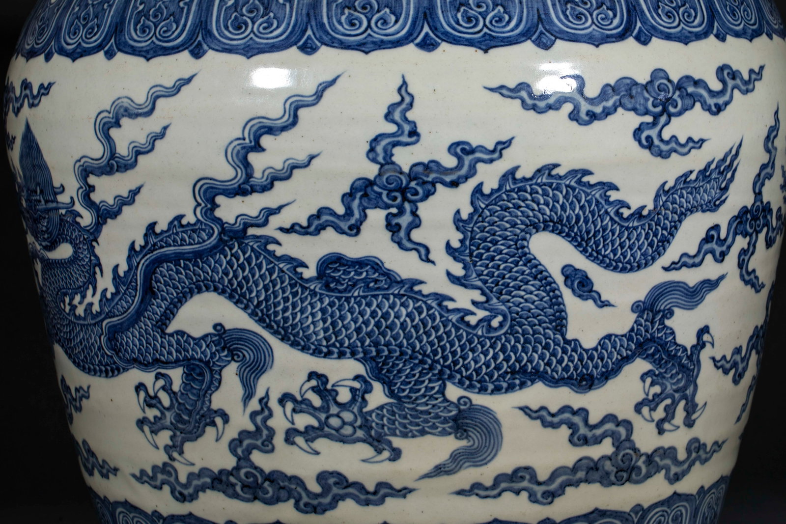 Ming Blue and White Cloud Dragon Pattern Scroll Cylinder - 11