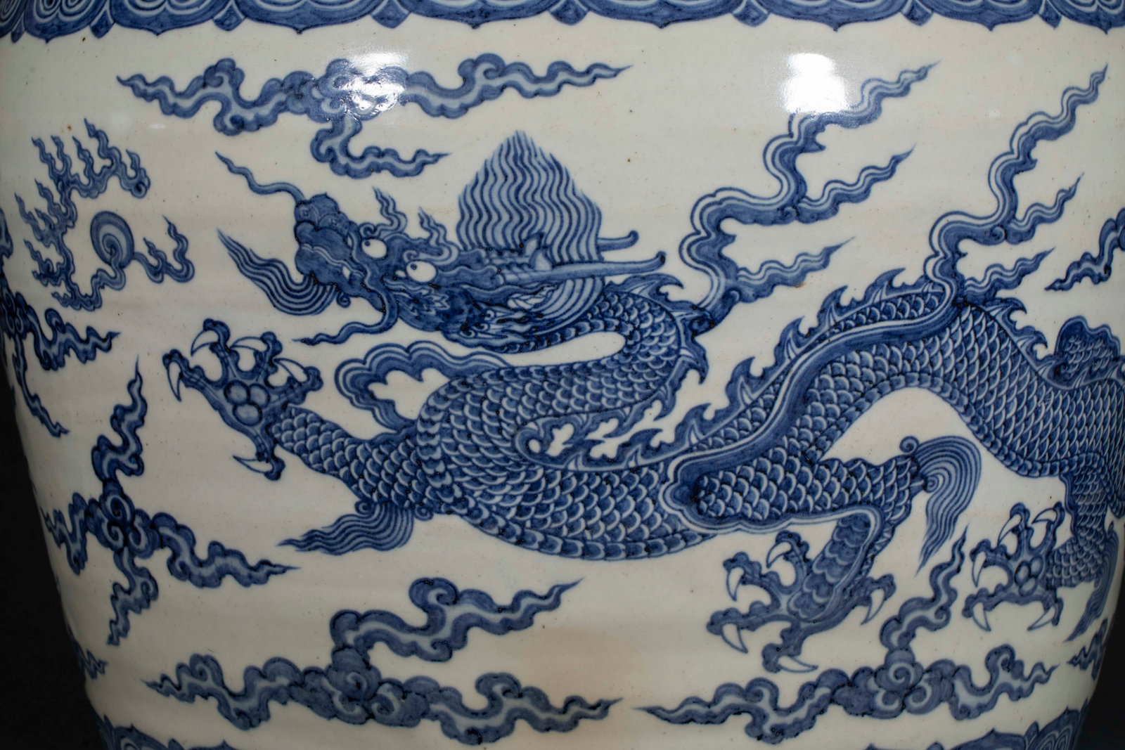 Ming Blue and White Cloud Dragon Pattern Scroll Cylinder - 2