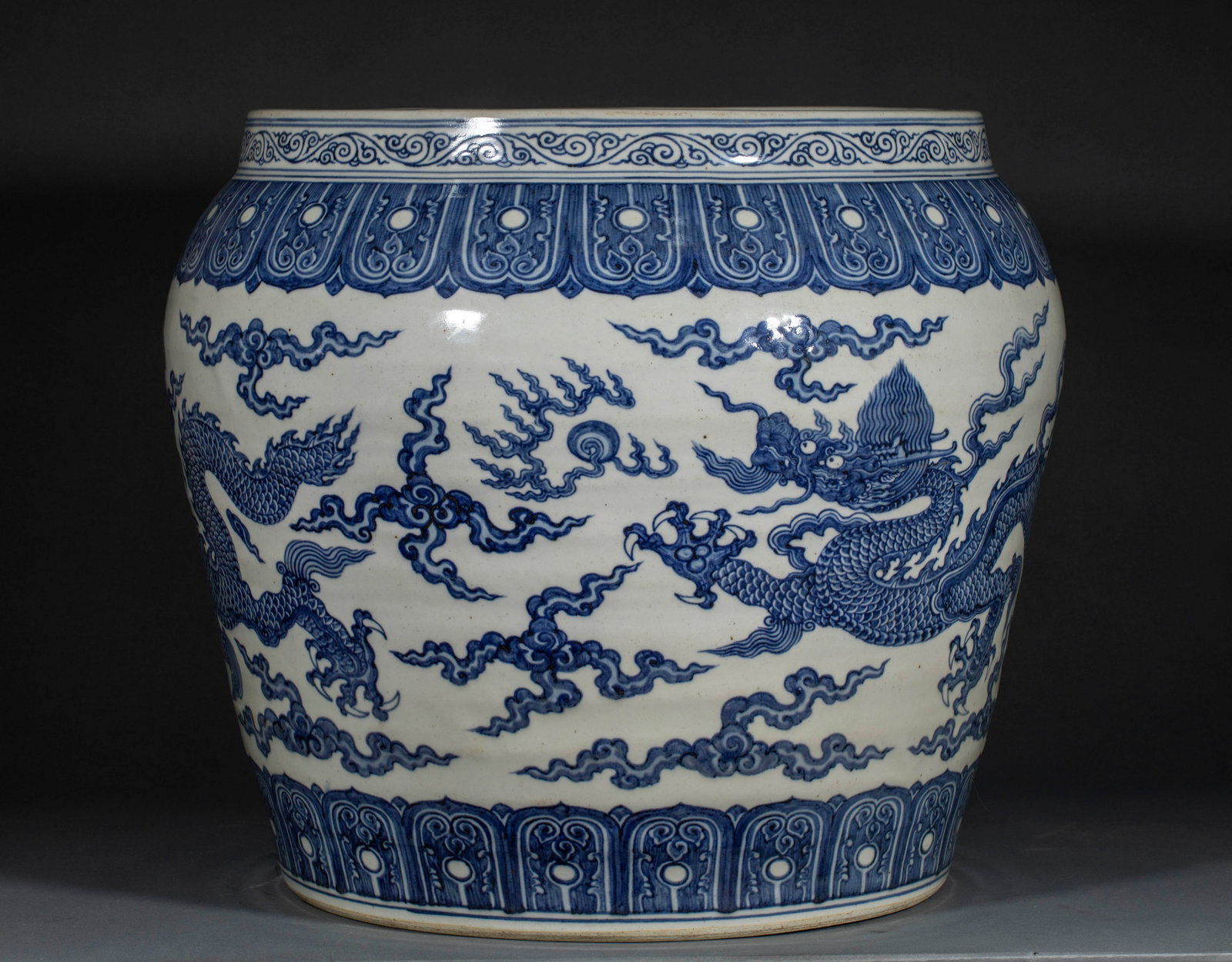 Ming Blue and White Cloud Dragon Pattern Scroll Cylinder - 5