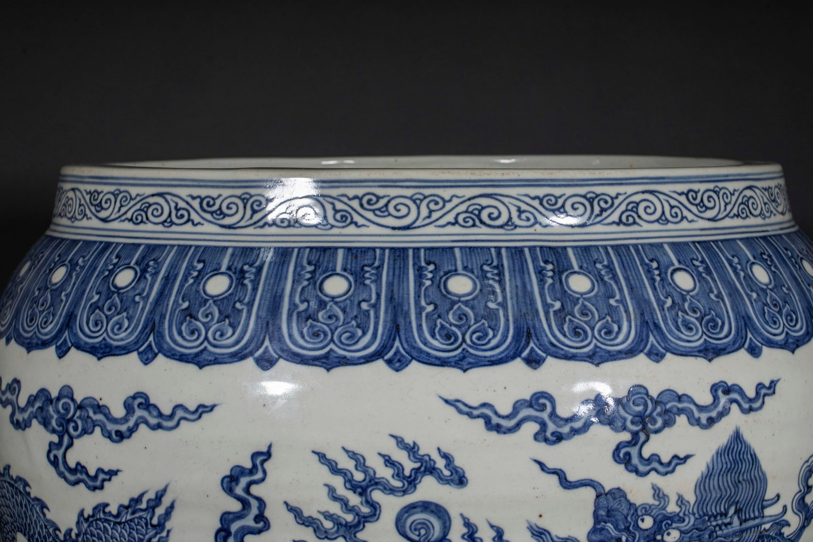 Ming Blue and White Cloud Dragon Pattern Scroll Cylinder - 6
