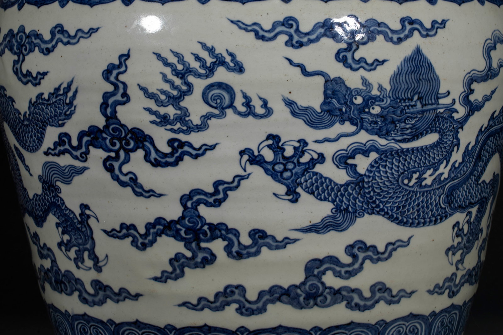 Ming Blue and White Cloud Dragon Pattern Scroll Cylinder - 7