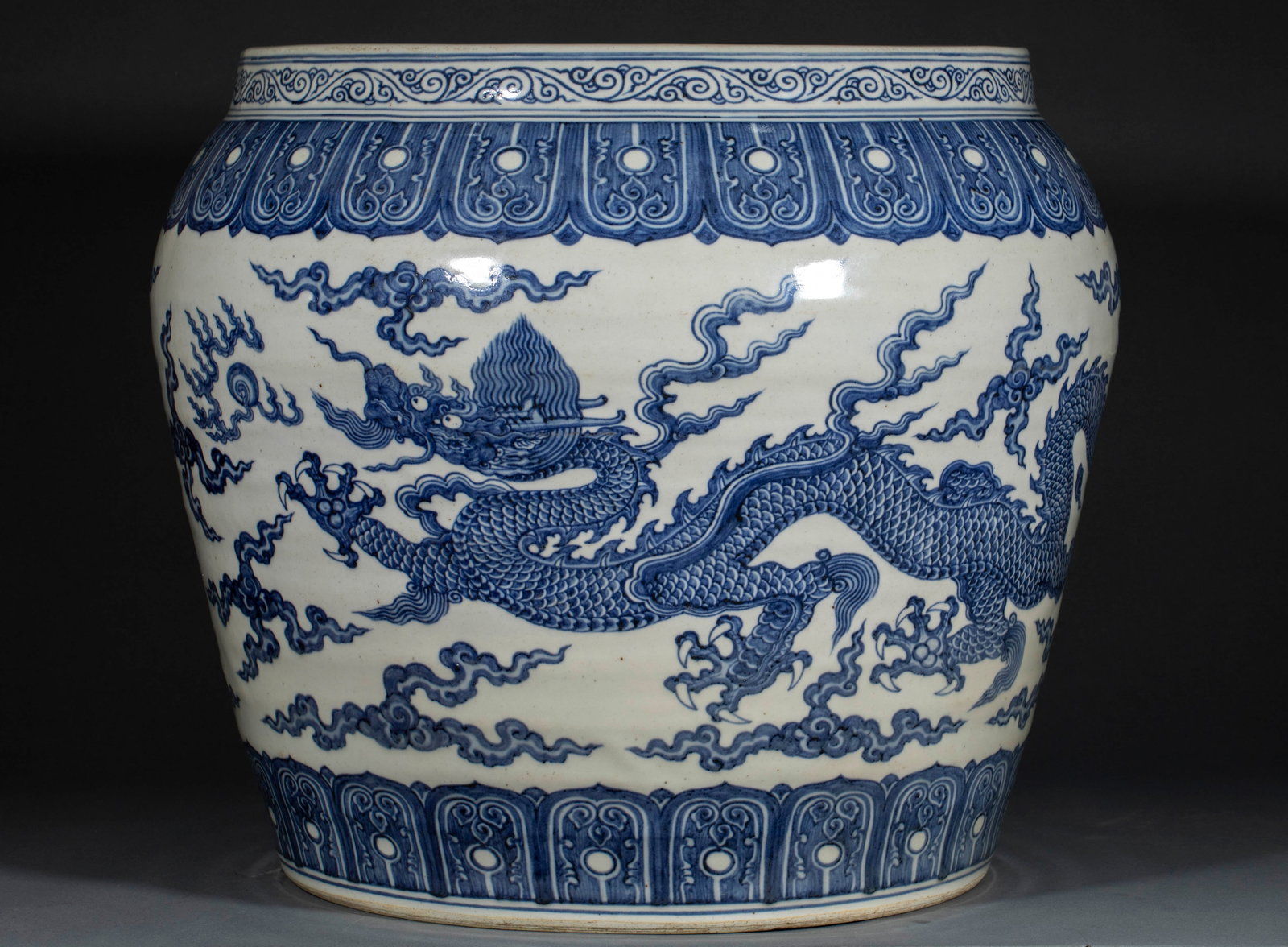 Ming Blue and White Cloud Dragon Pattern Scroll Cylinder - 8