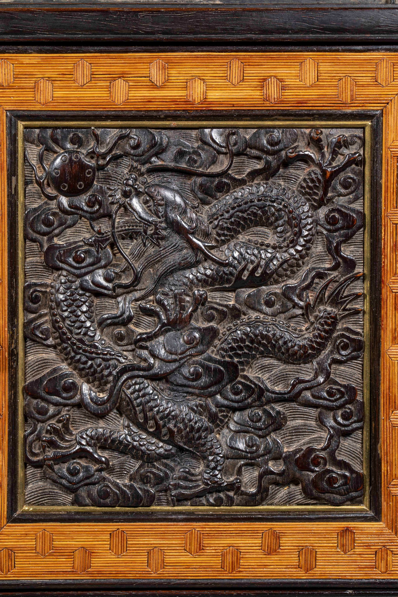 Small-leaf Red Sandalwood Dragon Pattern Document Chest - 5