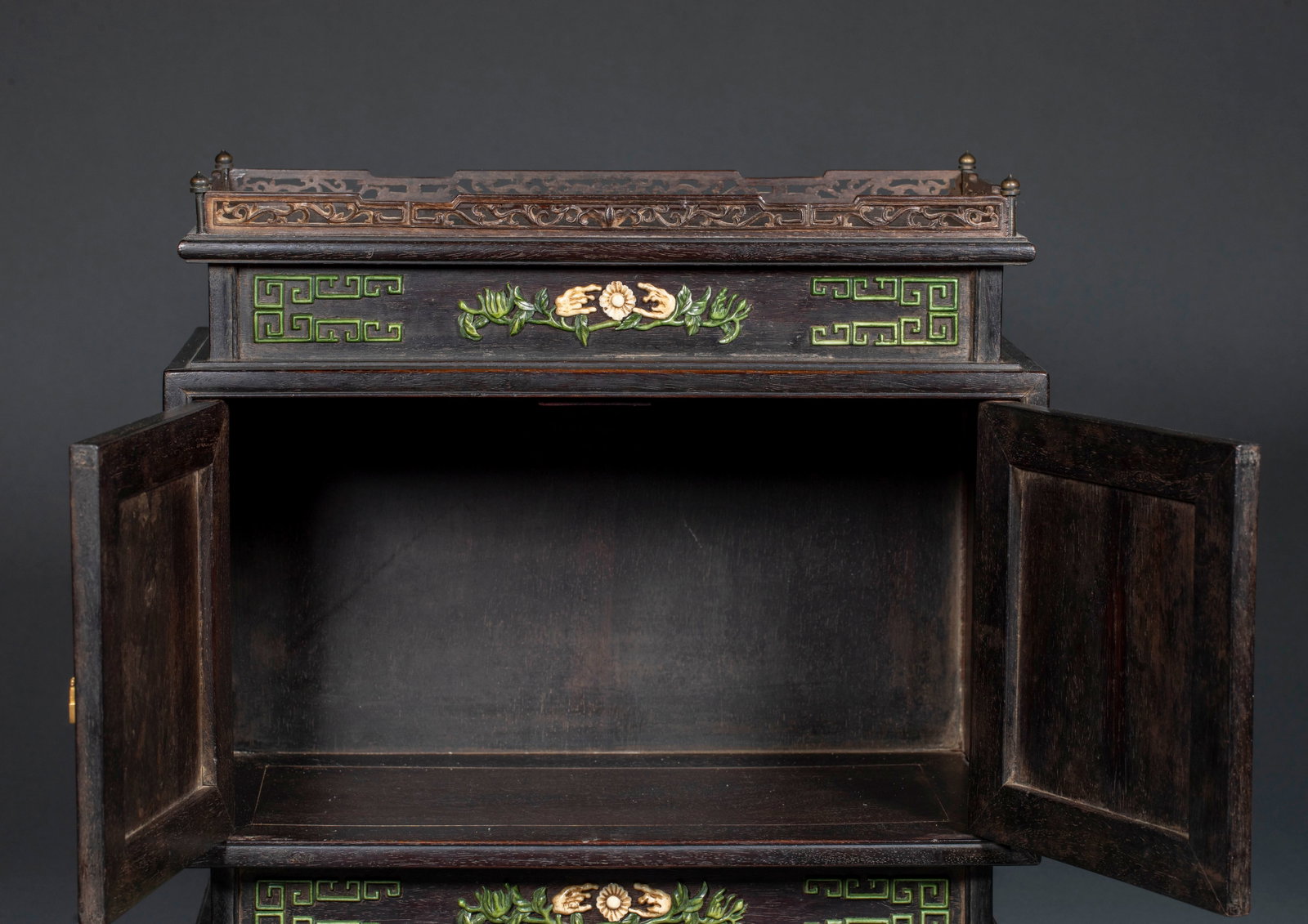 Small-leaf Red Sandalwood Dragon Pattern Document Chest - 6