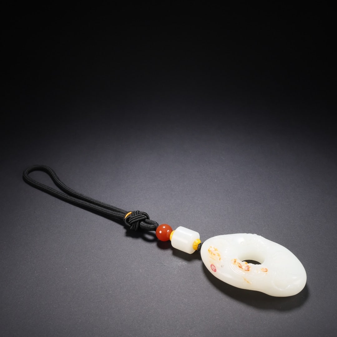 Hetian Jade Dragon Pendant: Hetian Jade Dragon Pendant, Thickness 1.4cm L7cm W4.9cm, Weight 105g