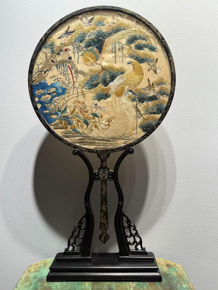 Double-sided Late Qing Republic Cantonese Embroidery Fan with Flower and Bird Design (1 of 7)