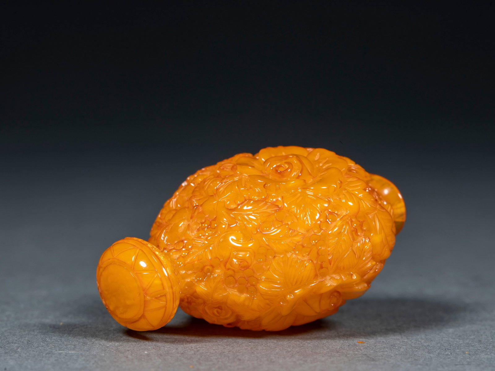 Amber Relief Flower Snuff Bottle - 5