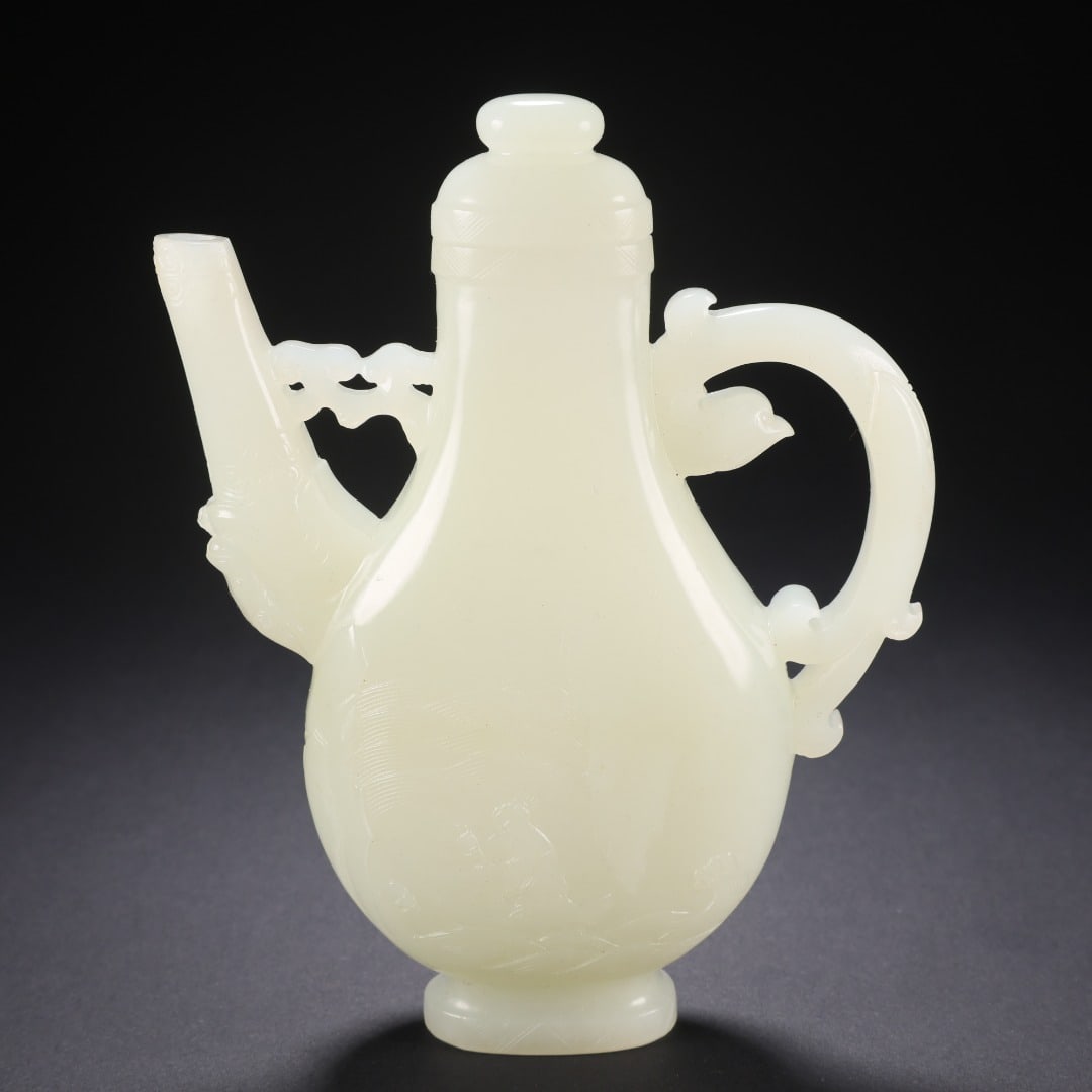 Hetian Jade Looped-handle Wine Pot: Hetian Jade Linked-ring Wine Pot, H14.2cm L10.5cm W3cm, Weight 285g