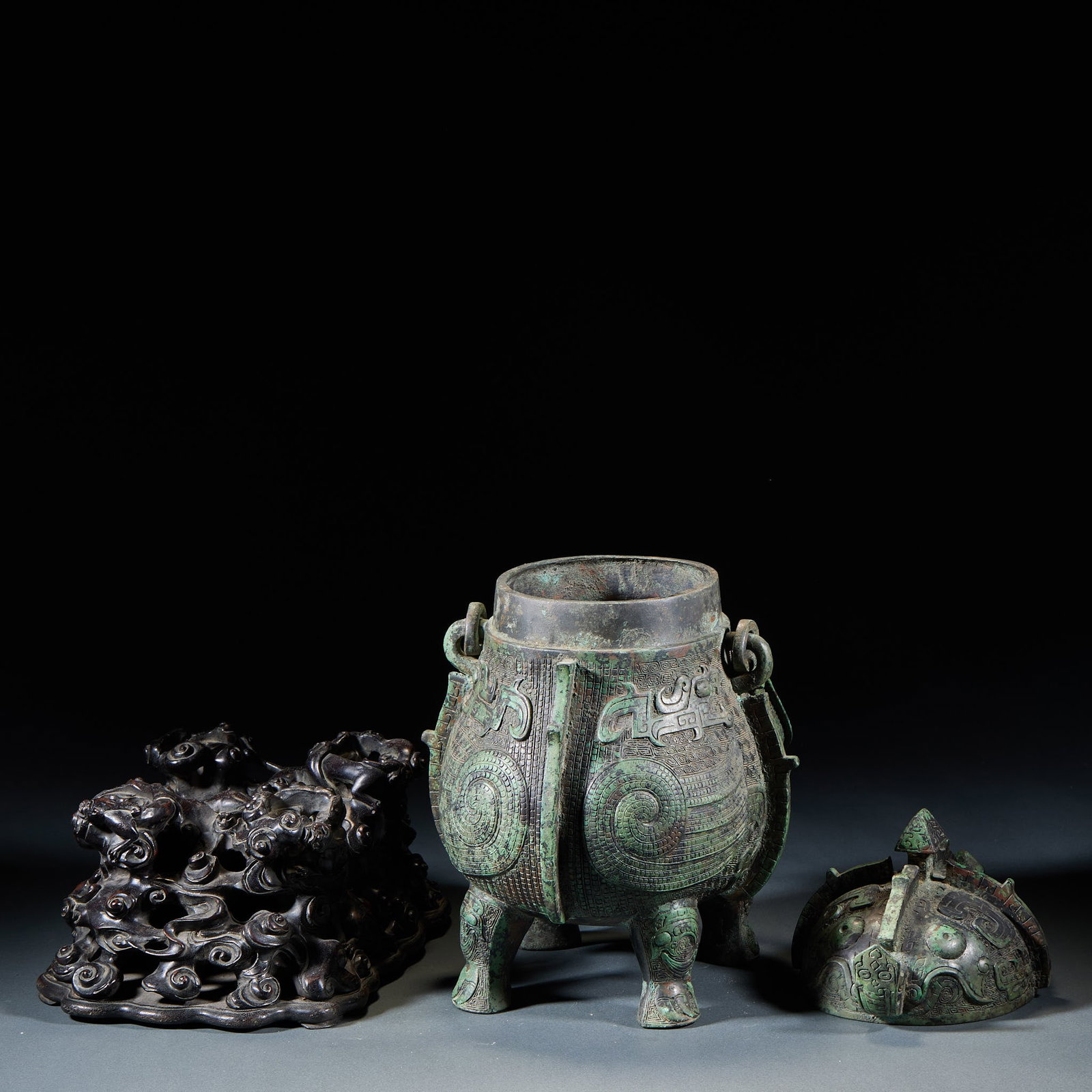 Pre-Ming Bronze Phoenix-handled Wine Vessel - 11