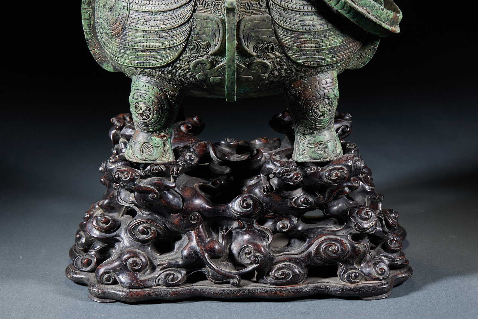 Pre-Ming Bronze Phoenix-handled Wine Vessel - 4