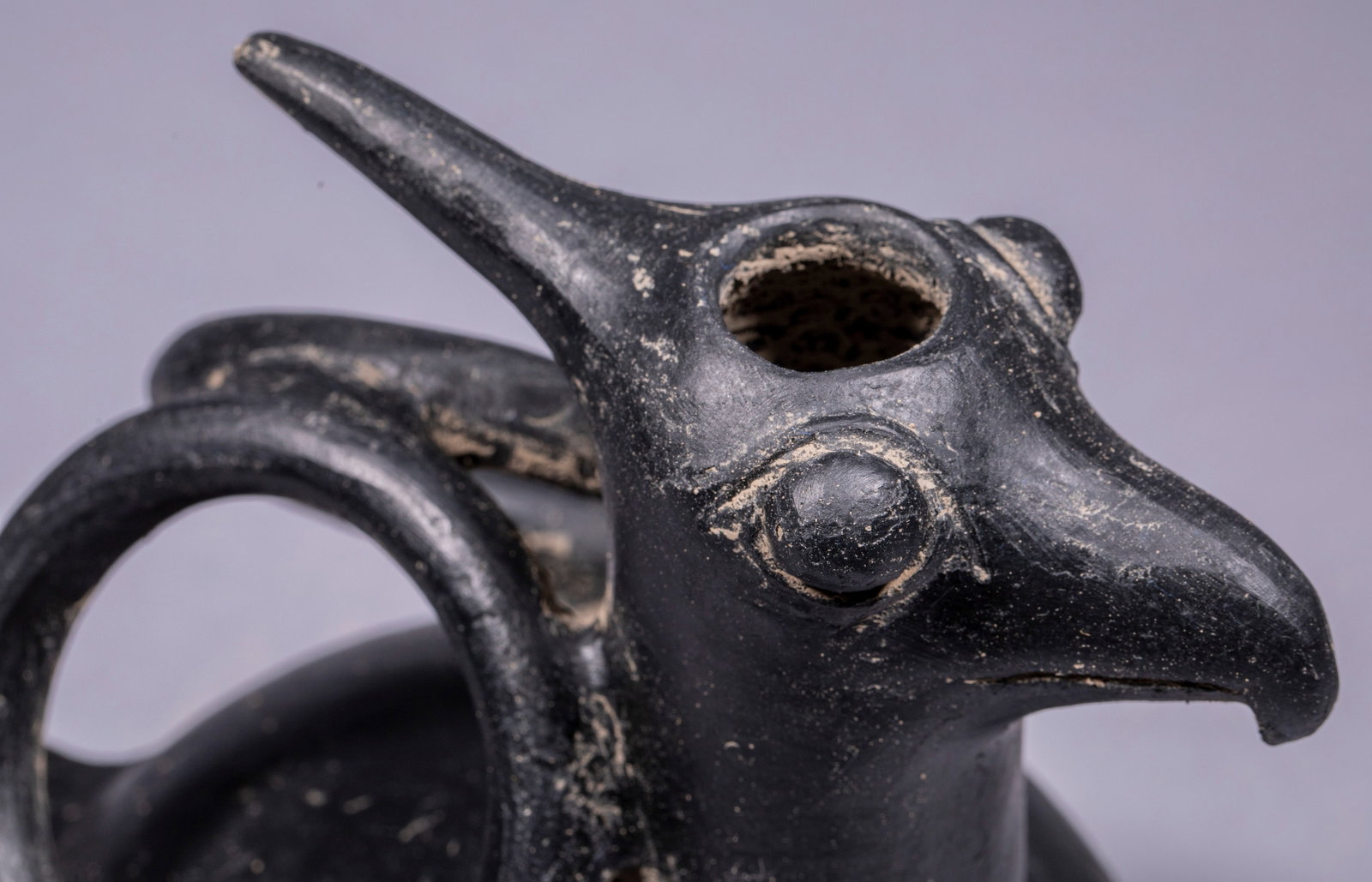 Eagle-head Loop-handle Pottery Vessel - 8