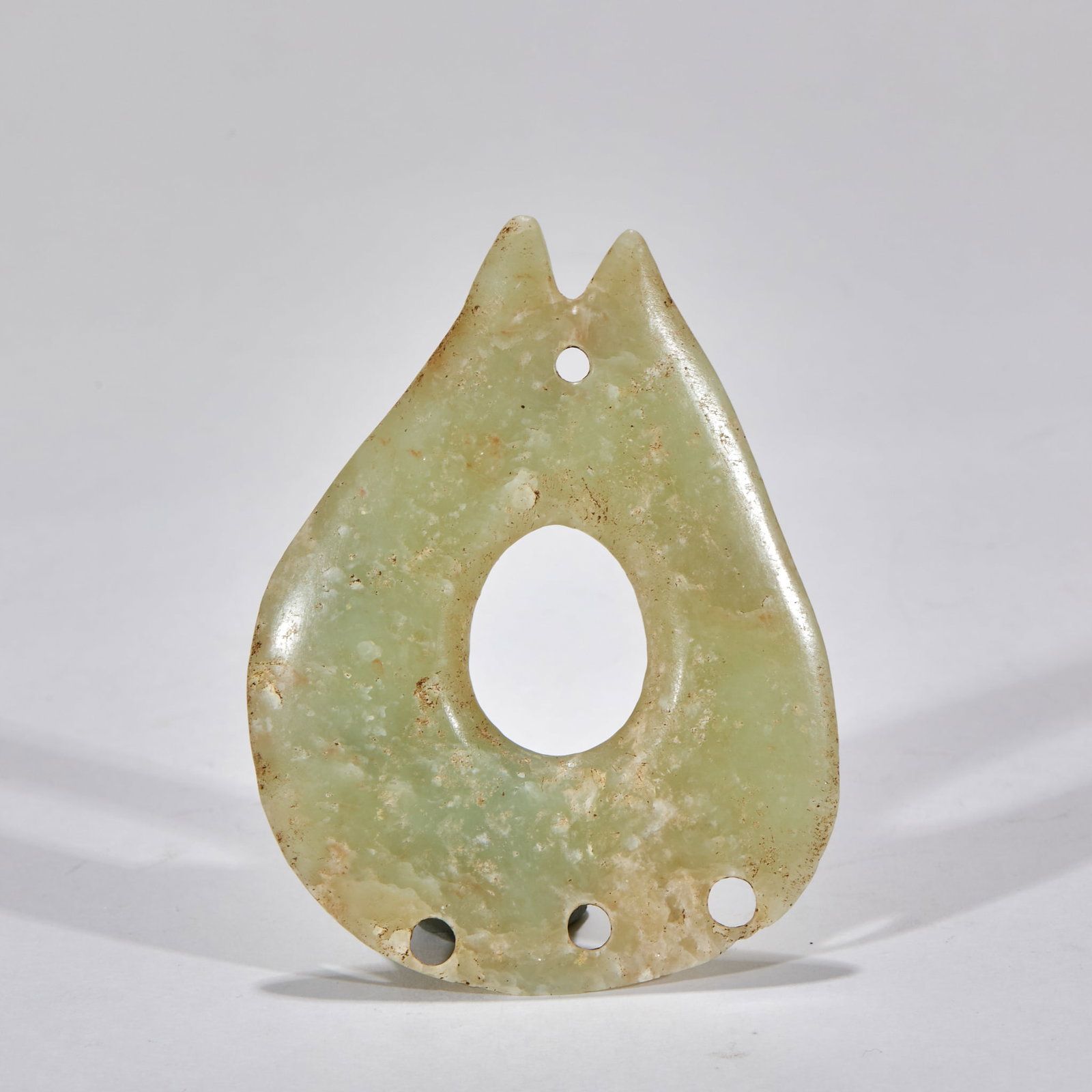 Pre-Ming Hongshan Culture Heart-shaped Jade Pendant: Pre-Ming Hongshan Culture Heart-shaped Jade Pendant, H8.5cm W6.5cm, Weight 56g
