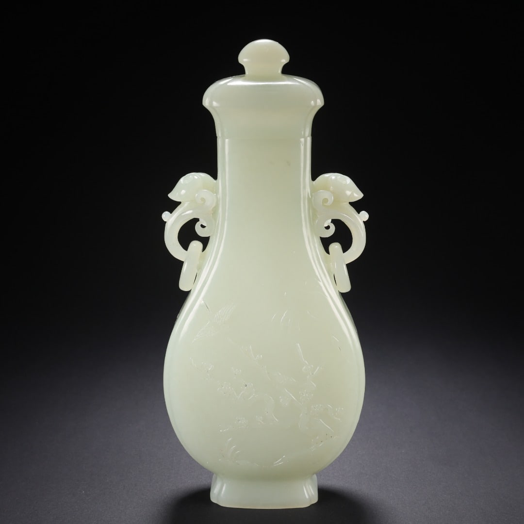 Hetian Jade Looped Ruyi-ear Lidded Vase: Hetian Jade Linked-ring Ruyi Ear Cover Vase, H19.2cm L8.5cm W3.1cm, Weight 395g
