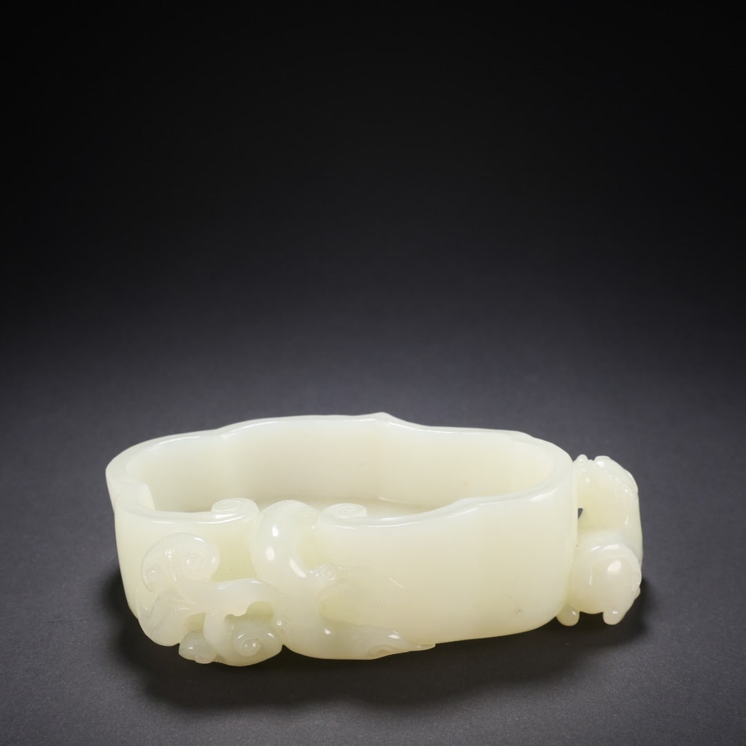 Hetian Jade Mythical Beast Ruyi Brush Washer: Hetian Jade Beast Ruyi Brush Washer, H3.3cm L11.7cm W7.5cm, Weight 280g