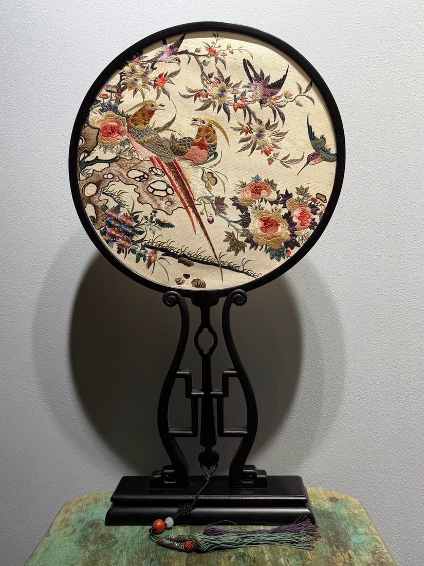 Fine Floral Cantonese Embroidery Fan (1 of 8)