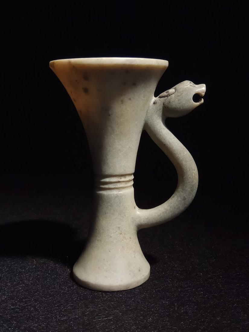 Hetian Jade Dragon-handled Cup (1 of 9)