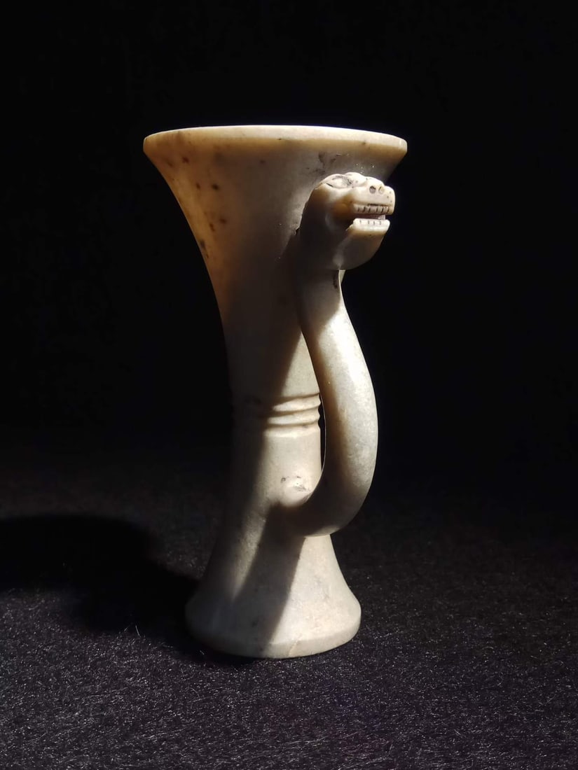 Hetian Jade Dragon-handled Cup - 2