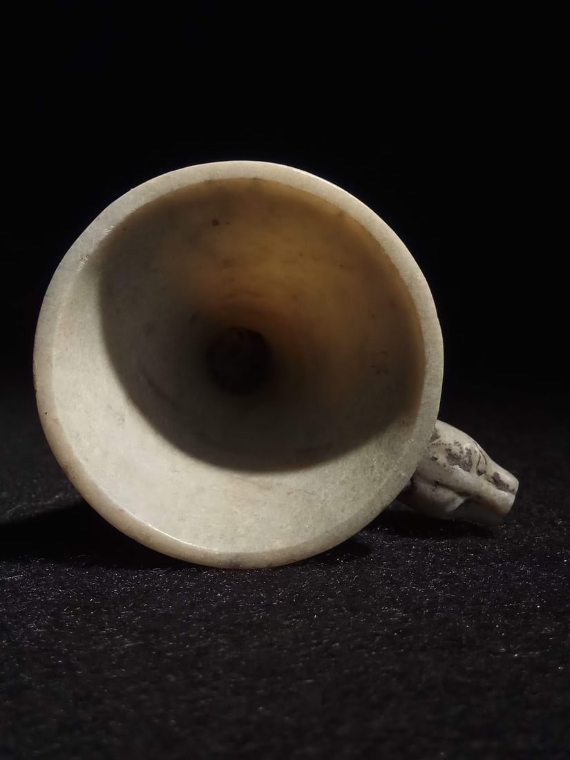 Hetian Jade Dragon-handled Cup - 4