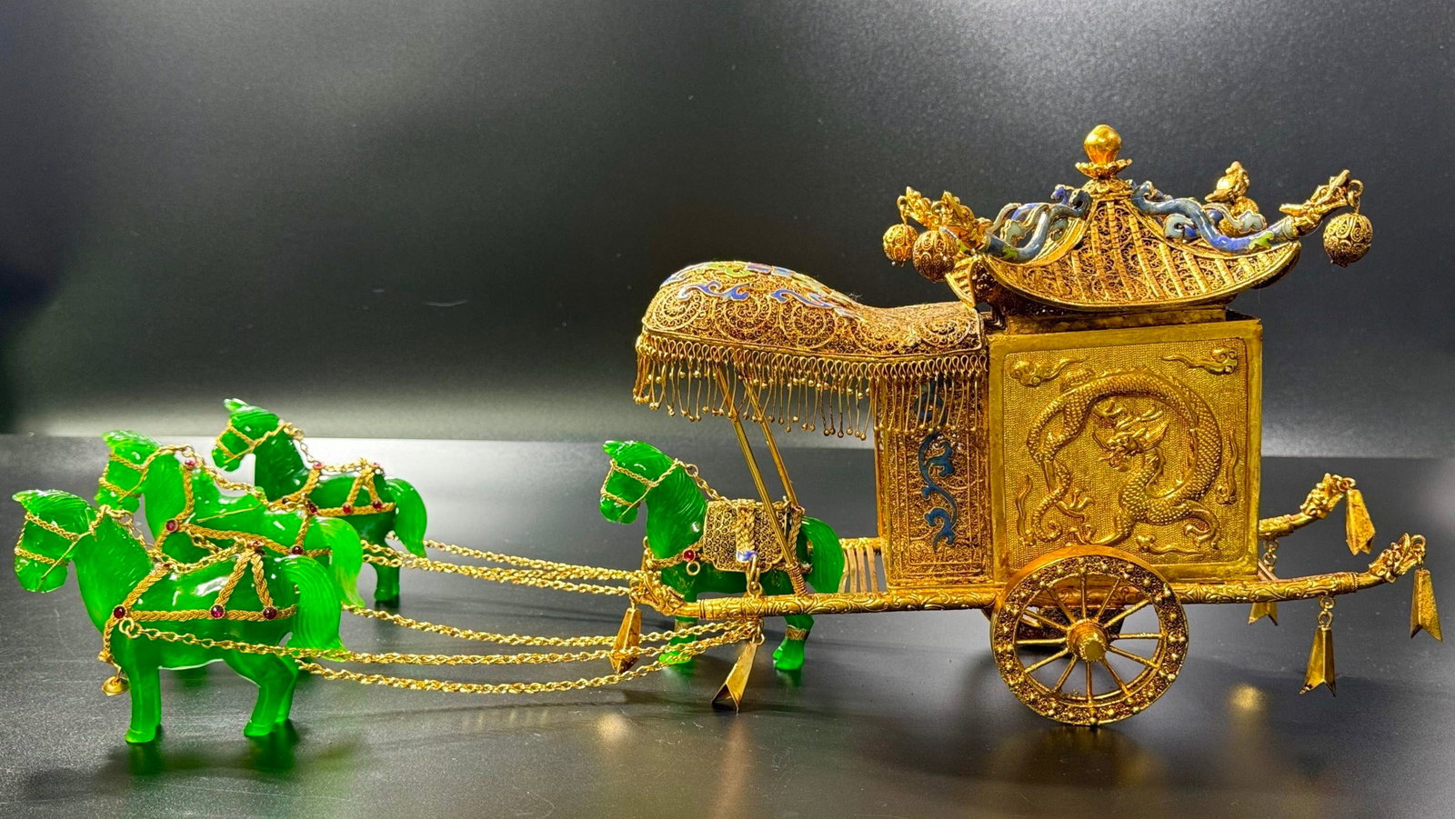 Gilt Wire Inlaid High-ice Jadeite Horse Carriage Ornament: Gilt Filigree High-ice Jadeite Horse Carriage Ornament, H23cm L50cm, Weight 2000g
