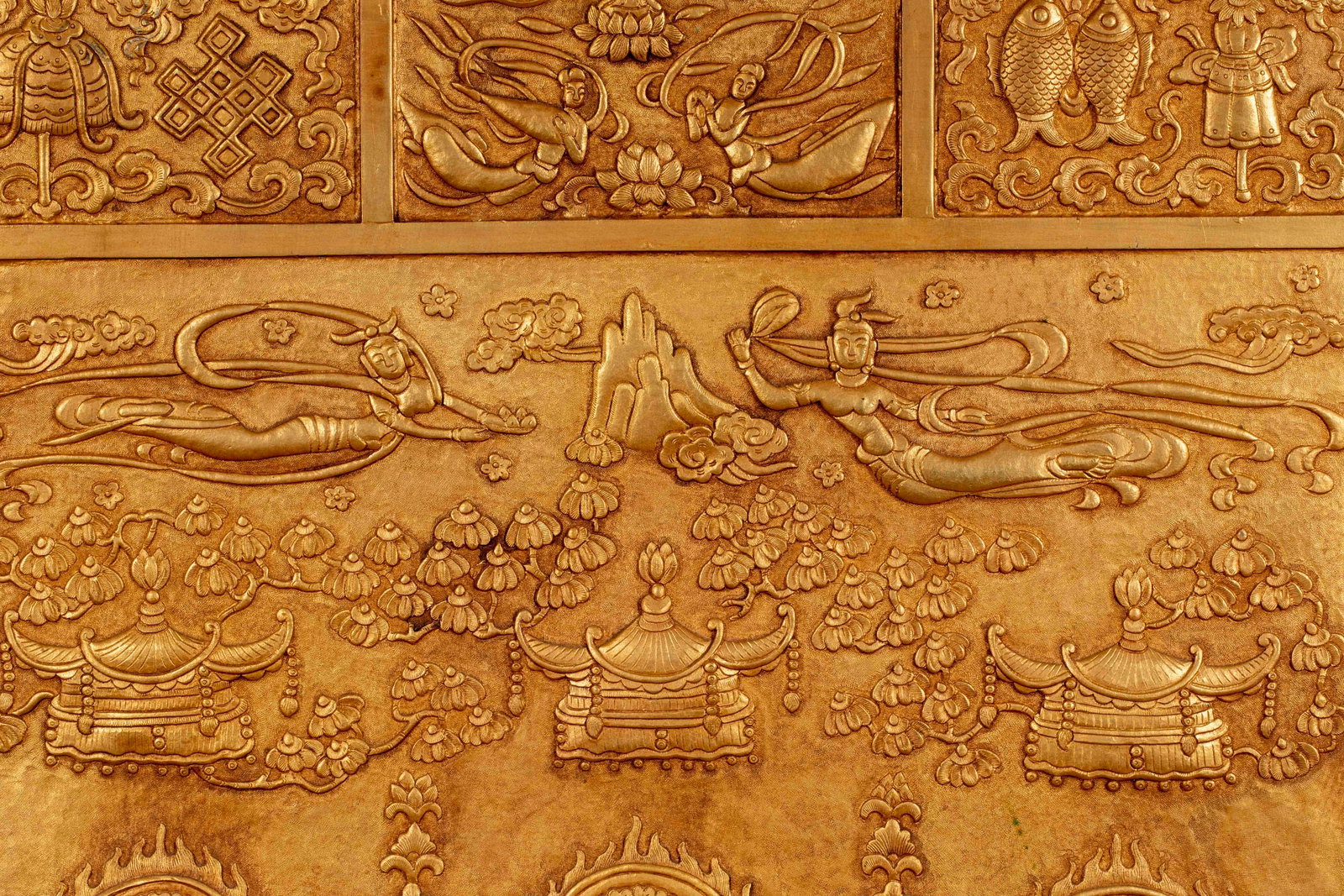 Qing Gilt Bronze Three-Buddha Screen - 17