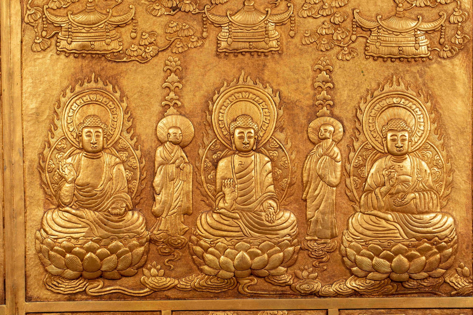 Qing Gilt Bronze Three-Buddha Screen - 18