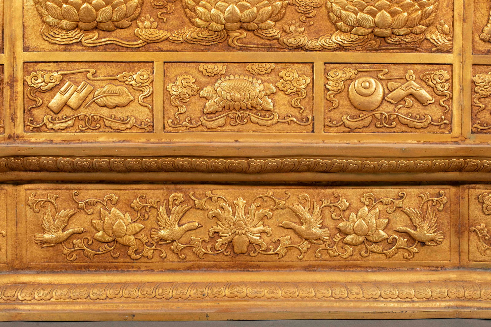 Qing Gilt Bronze Three-Buddha Screen - 2