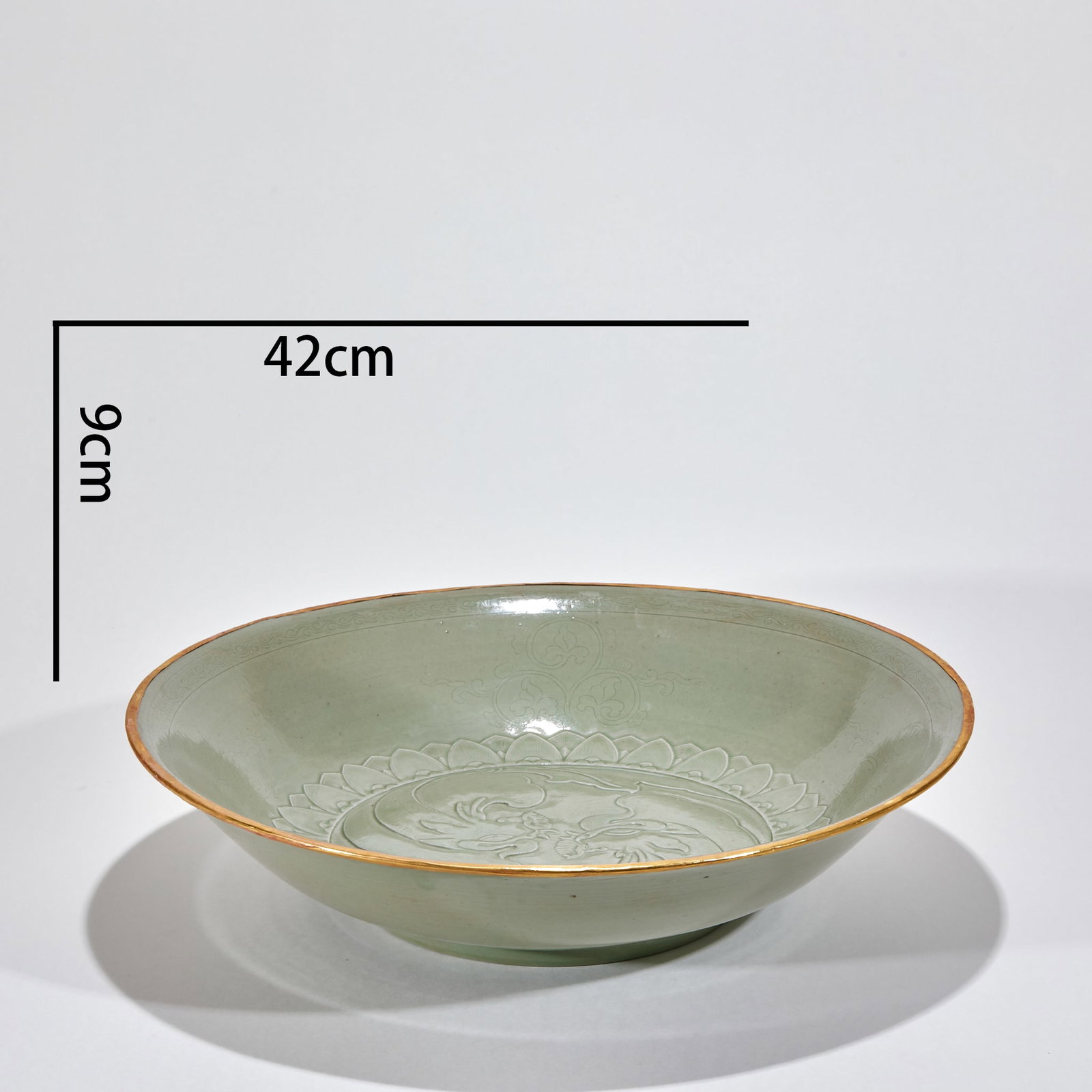 Yue Ware Gilt-Rimmed Floral Lotus Double Dragon Plate: Yue Ware Gold-rimmed Double-dragon Floral Plate, H9cm D42cm