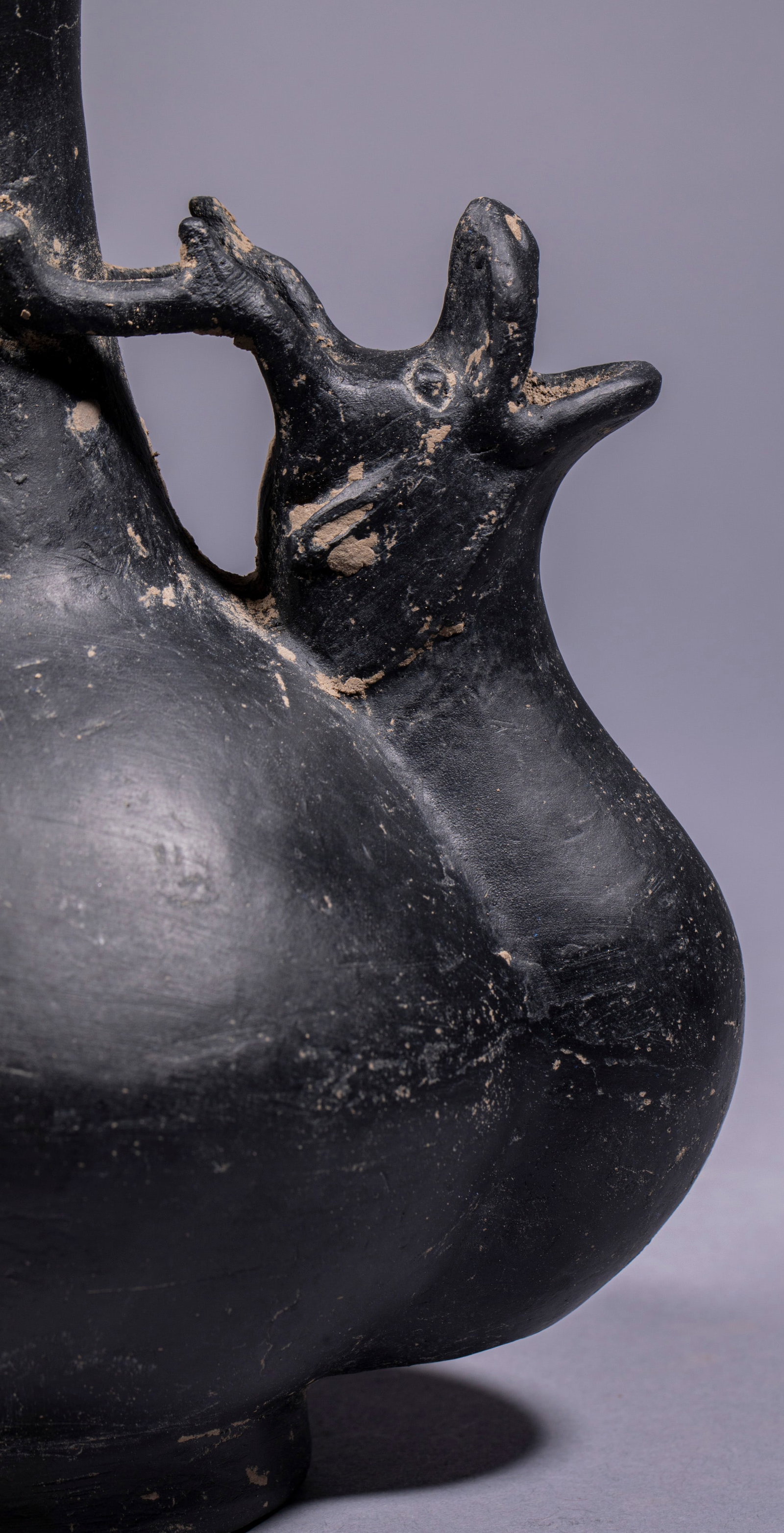 Long-horned Beast-head Pottery - 11